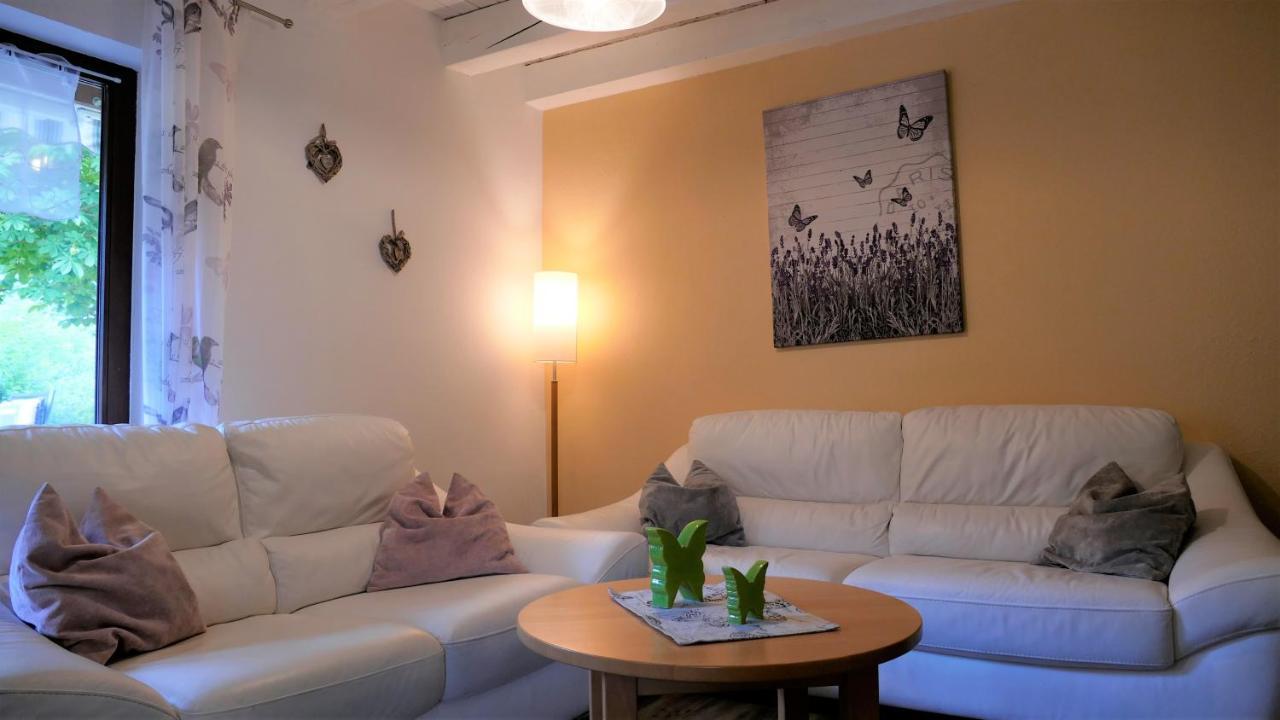 Helles Ferienhaus Im Landhausstil Fuer Bis Zu 10 Personen Frielendorf Dış mekan fotoğraf
